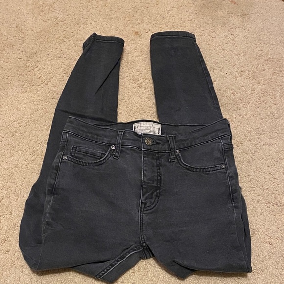 Free People Denim - Women's Black Distressed skinny Jeans
